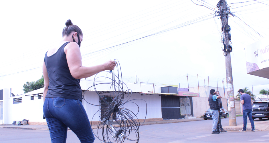 VÍDEO: Motociclista sofre cortes no pescoço provocados por cabos de  internet, em Rurópolis, Santarém e Região